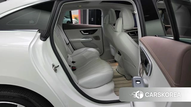 Mercedes-Benz EQE V295 2023 Белый из Кореи, фото 2