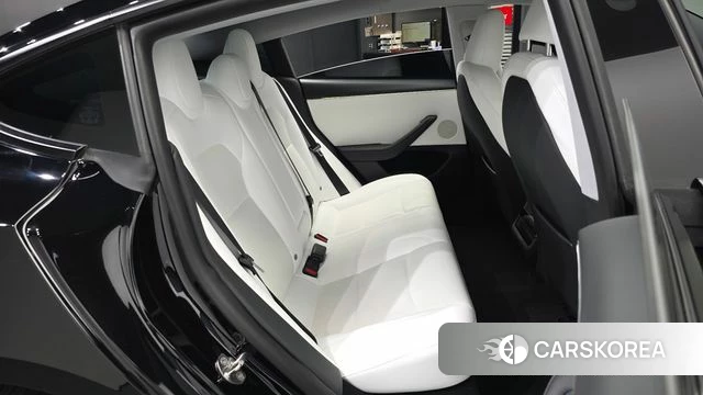 Tesla Model 3 2024 Черный из Кореи, фото 2