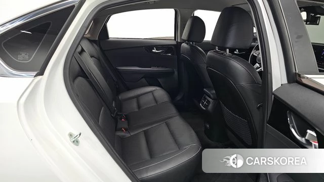 Kia The New K3 2nd generation 2022 Белый из Кореи, фото 2