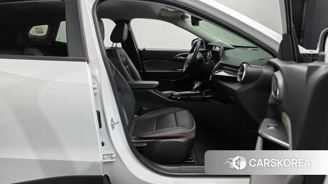 Chevrolet (GM Daewoo) Trax Crossover 2023 Белый из Кореи, фото 2