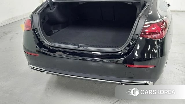 Mercedes-Benz E-Class W214 2025 Черный из Кореи, фото 2