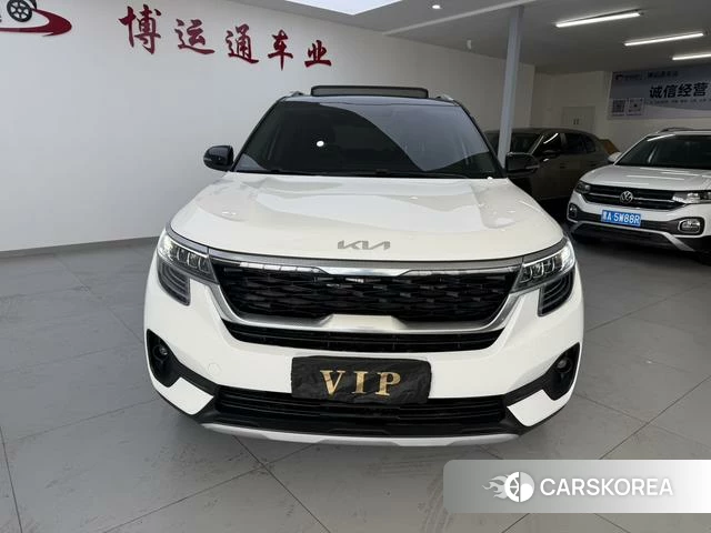 Kia KX3 2022 Белый из Китая, фото 2