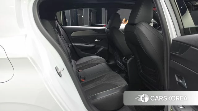 Peugeot 308 Third generation 2025 Белый из Кореи, фото 2