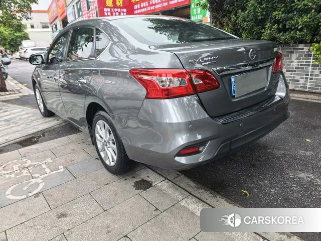 Nissan Sylphy 2024 Серебристо-серый из Китая, фото 2