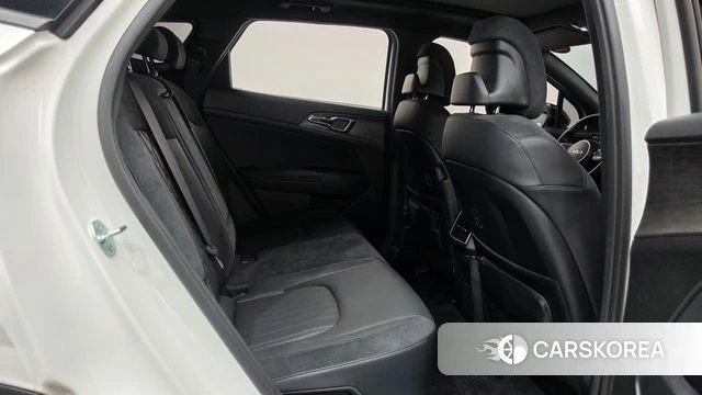 Kia Sportage 5th Generation Hybrid 2024 Белый из Кореи, фото 2