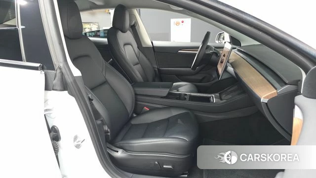 Tesla Model 3 2022 Белый из Кореи, фото 2