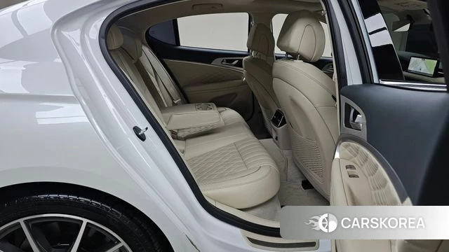 Genesis The New G70 2023 Белый из Кореи, фото 2
