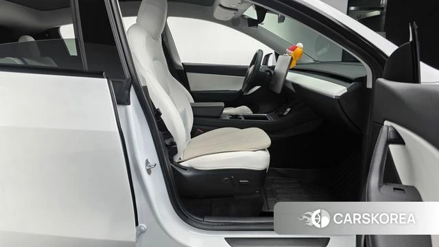 Tesla Model Y 2021 Белый из Кореи, фото 2