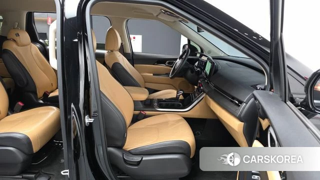 Kia Carnival 4th generation 2023 Черный из Кореи, фото 2