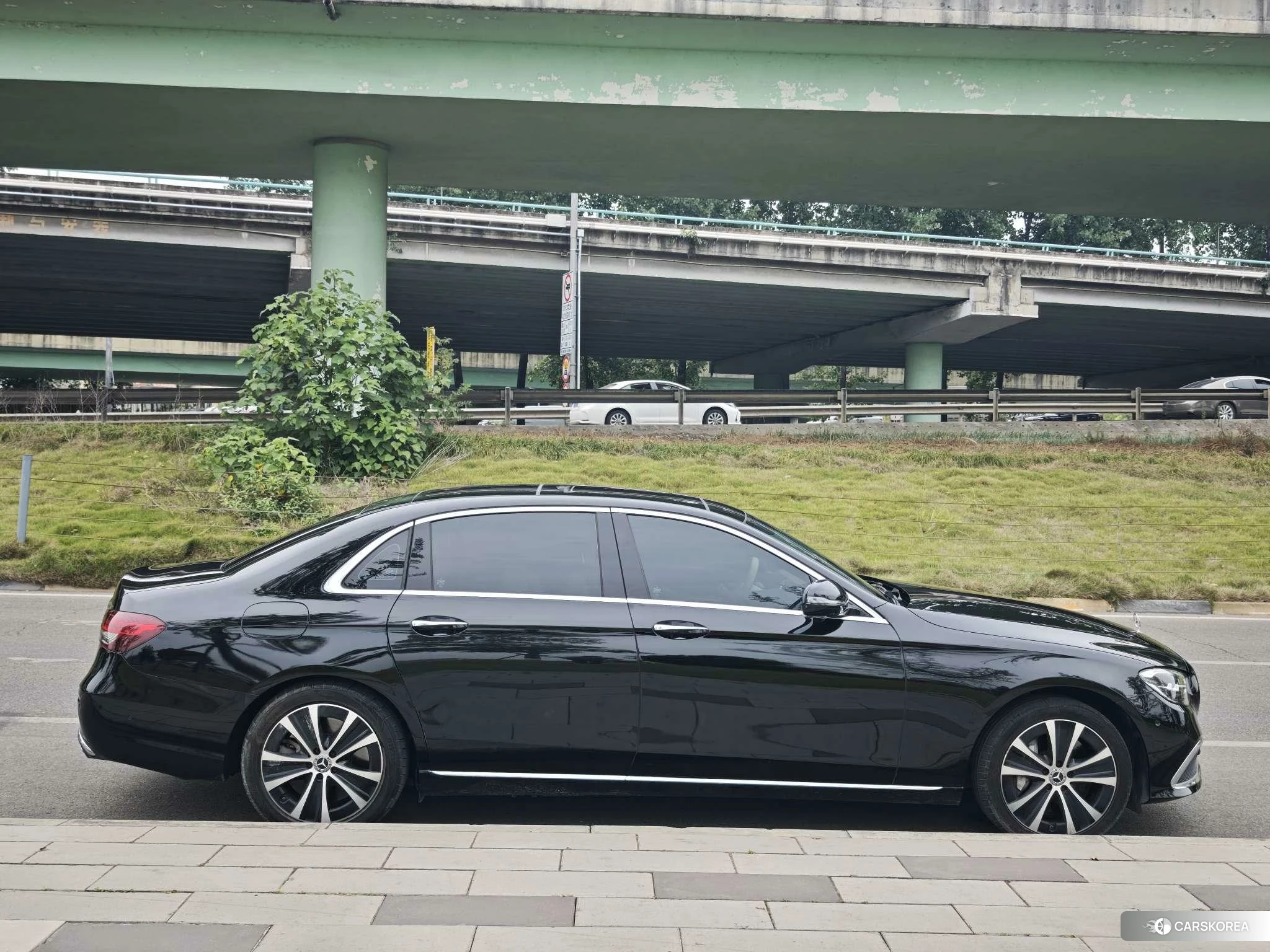 Mercedes-Benz E-Class 2022 Черный из Китая, фото 2