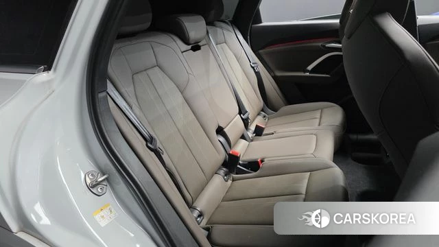 Audi Q5 (80A) 2025 Белый из Кореи, фото 2