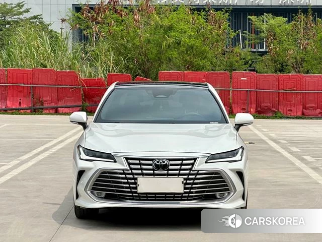 Toyota Avalon 2025 Белый из Китая, фото 2