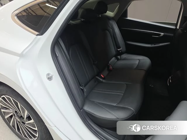 Hyundai Sonata D Edge Hybrid (DN8) 2023 Белый из Кореи, фото 2