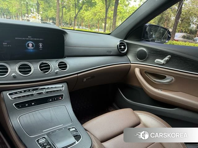 Mercedes-Benz E-Class 2021 Черный из Китая, фото 2
