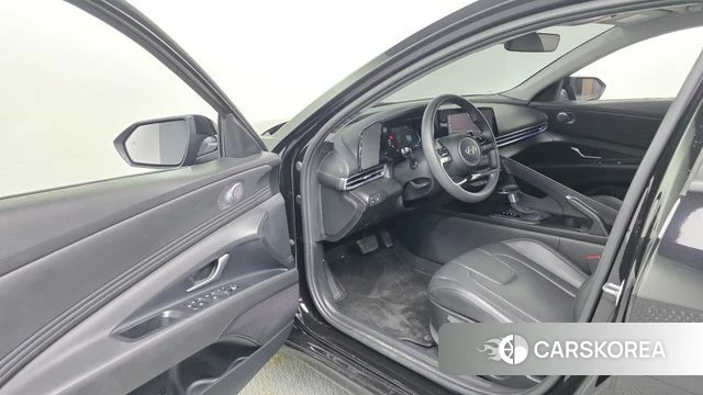 Hyundai The New Avante (CN7) 2024 Черный из Кореи, фото 2