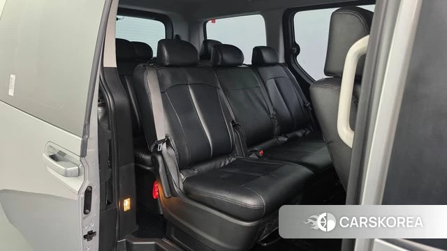 Hyundai Staria 2023 Серебряный из Кореи, фото 2