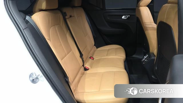 Volvo XC40 2022 Белый из Кореи, фото 2