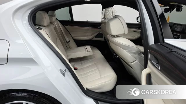 BMW 5 Series (G30) 2020 Белый из Кореи, фото 2