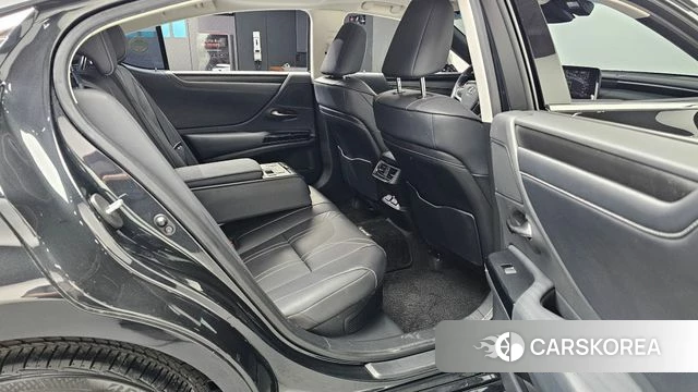 Lexus ES300h 7th generation 2021 Черный из Кореи, фото 2
