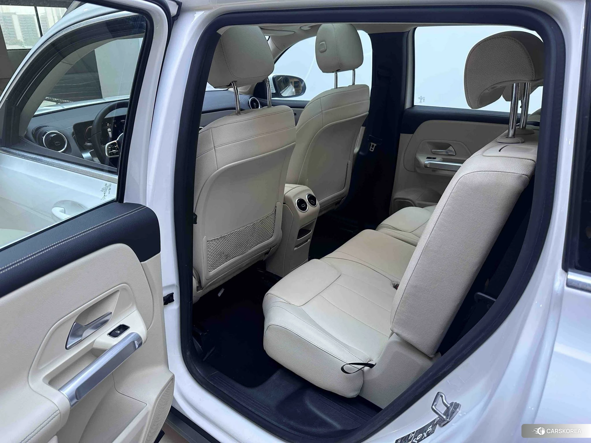 Mercedes-Benz GLB 2021 Белый из Китая, фото 2