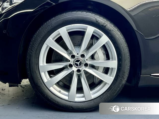Mercedes-Benz S-Class 2023 Черный из Китая, фото 2