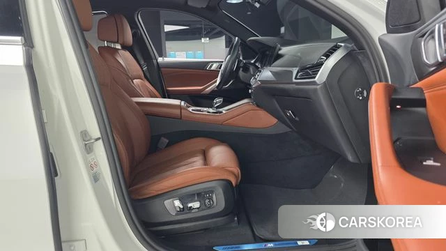 BMW X6 (G06) 2022 Белый из Кореи, фото 2