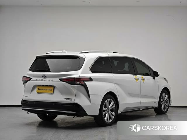 Toyota Sienna 2022 Белый из Китая, фото 2