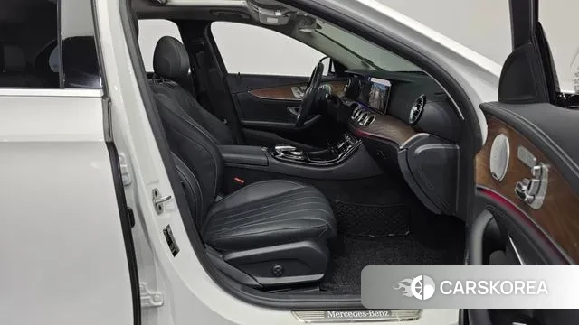Mercedes-Benz E-Class W213 2020 Белый из Кореи, фото 2