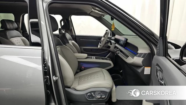 Kia EV9 2023 Серебристо-серый из Кореи, фото 2