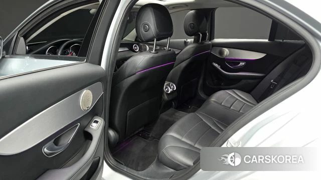 Mercedes-Benz C-Class W205 2018 Серебряный из Кореи, фото 2