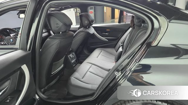 BMW 3 Series (F30) 2018 Черный из Кореи, фото 2