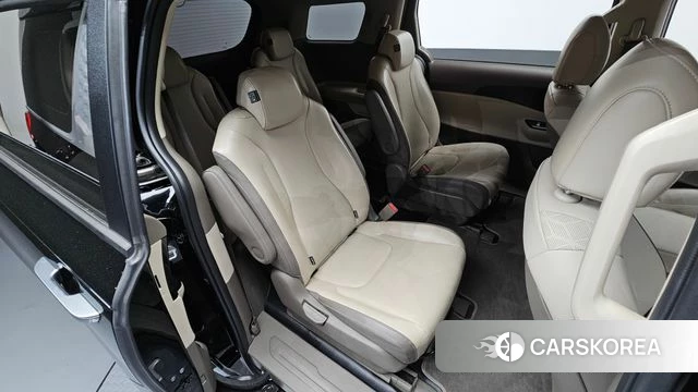 Kia Carnival 4th generation 2023 Черный из Кореи, фото 2