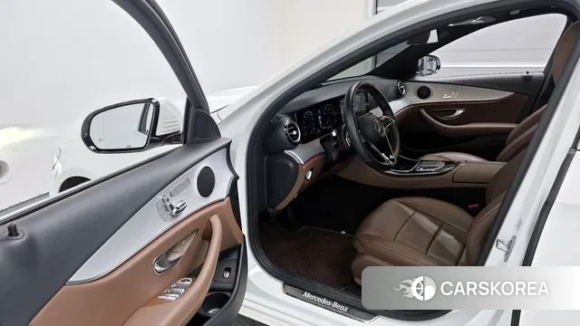 Mercedes-Benz E-Class W213 2021 Белый из Кореи, фото 2