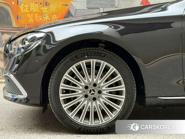 Mercedes-Benz E-Class 2023 Черный из Китая, фото 2