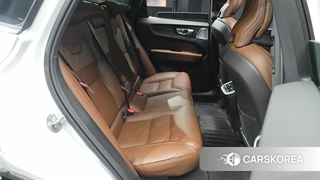 Volvo XC60 second Generation 2025 Белый из Кореи, фото 2