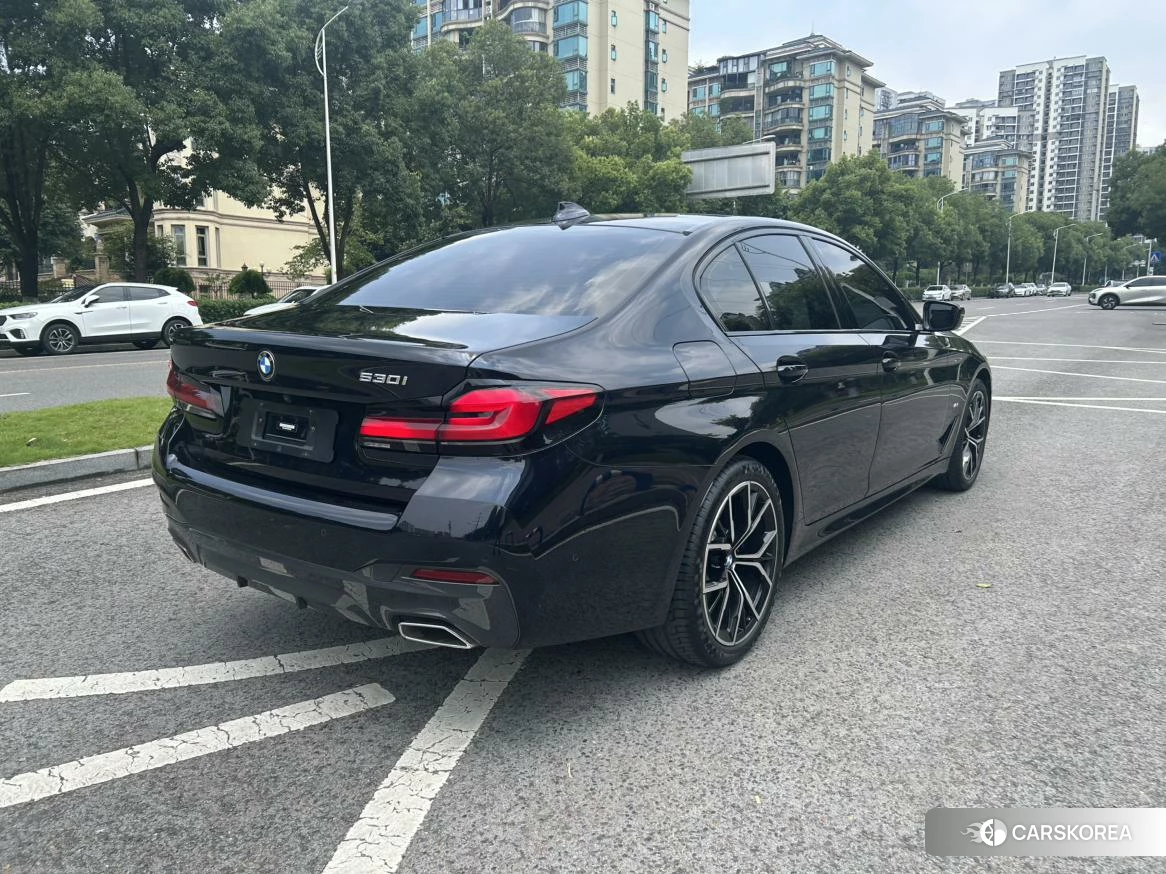 BMW 5 series 2021 Черный из Китая, фото 2