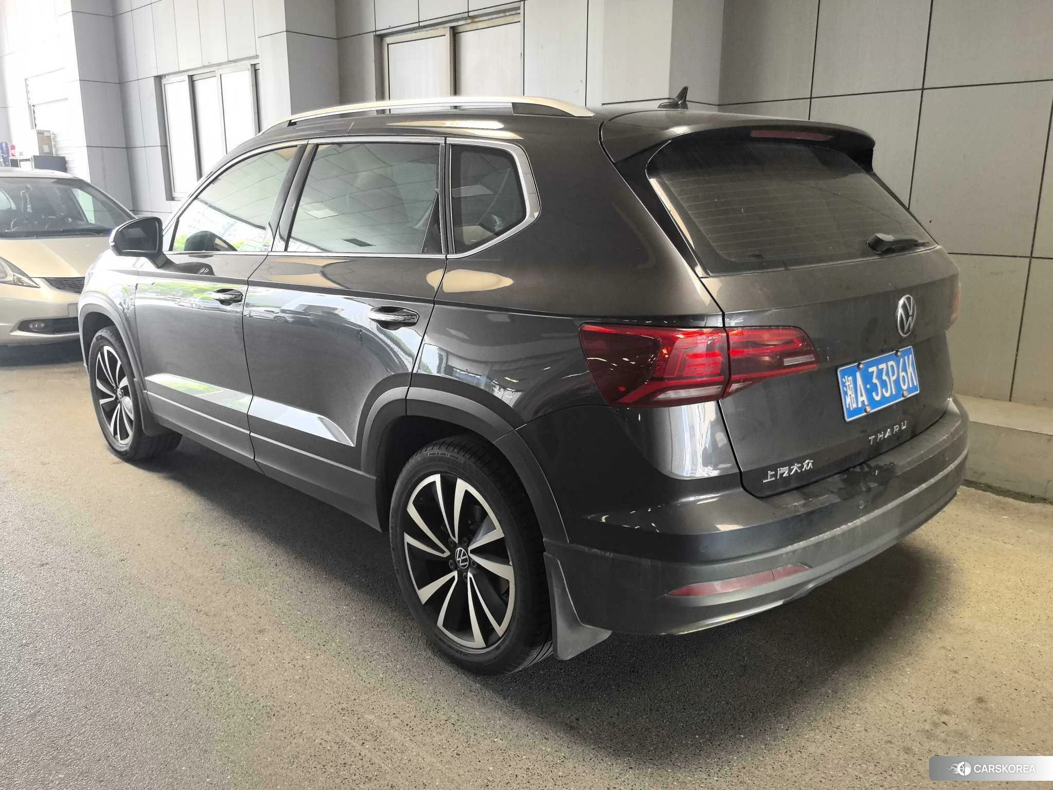 Volkswagen Tharu 2020 Темно-серый из Китая, фото 2