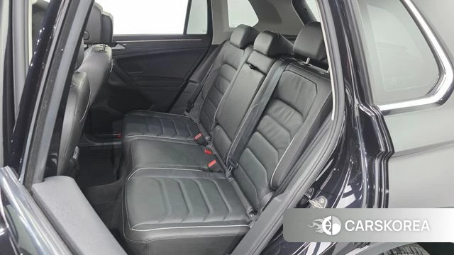 Volkswagen Tiguan second Generation 2022 Черный из Кореи, фото 2