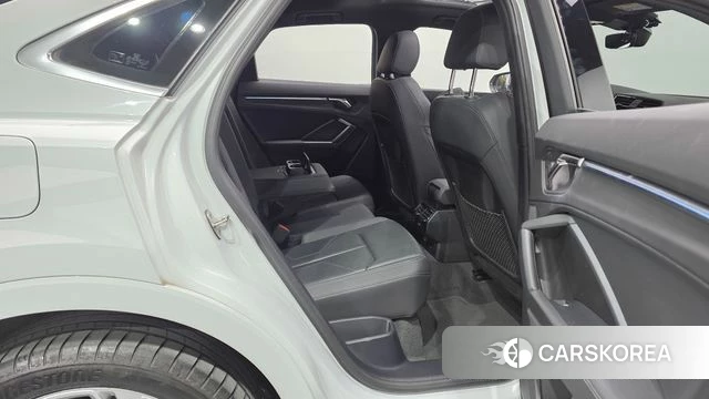 Audi Q3 (F3) 2022 Белый из Кореи, фото 2