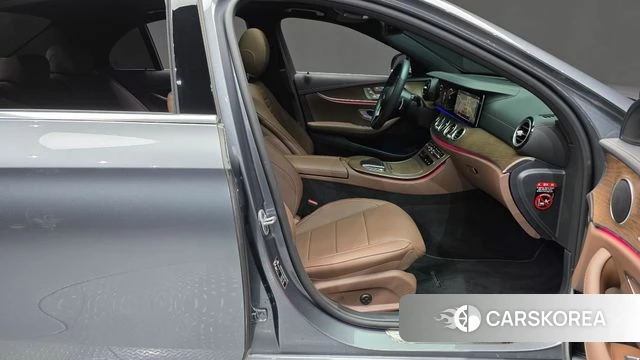 Mercedes-Benz E-Class W213 2022 Серый из Кореи, фото 2