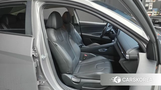 Hyundai The New Avante (CN7) 2023 Серебристо-серый из Кореи, фото 2