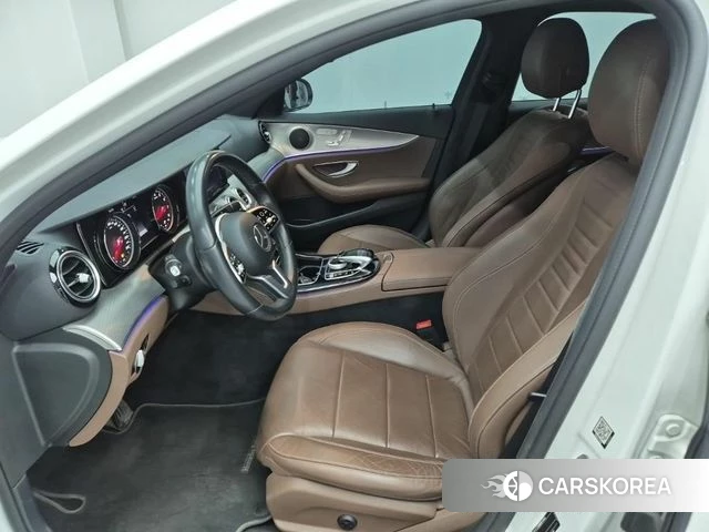 Mercedes-Benz E-Class W213 2019 Белый из Кореи, фото 2
