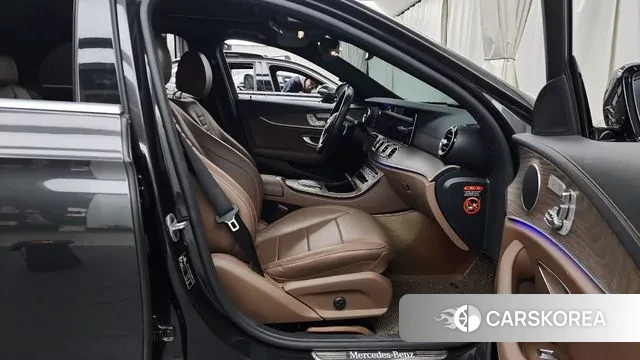 Mercedes-Benz E-Class W213 2020 Серый из Кореи, фото 2