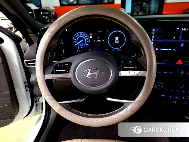 Hyundai The New Avante (CN7) 2023 Белый из Кореи, фото 2
