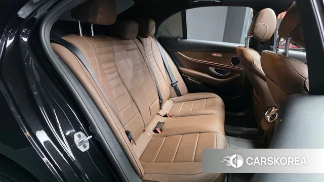 Mercedes-Benz E-Class W213 2021 Черный из Кореи, фото 2