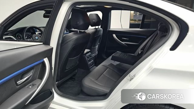 BMW 3 Series (F30) 2018 Белый из Кореи, фото 2