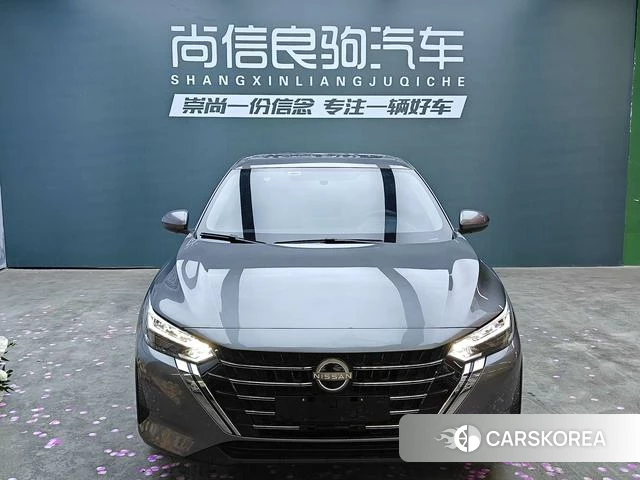 Nissan Sylphy 2025 Серебристо-серый из Китая, фото 2