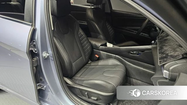 Hyundai The New Avante (CN7) 2024 Светло-серебряный цвет из Кореи, фото 2