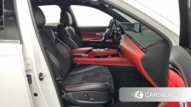 Genesis GV70 2022 Белый из Кореи, фото 2