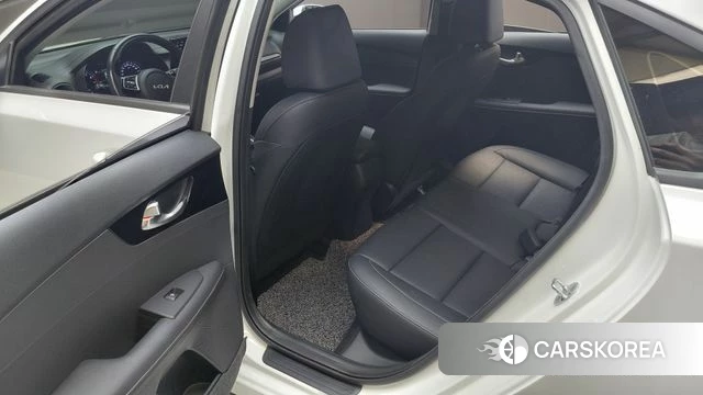 Kia The New K3 2nd generation 2022 Белый из Кореи, фото 2